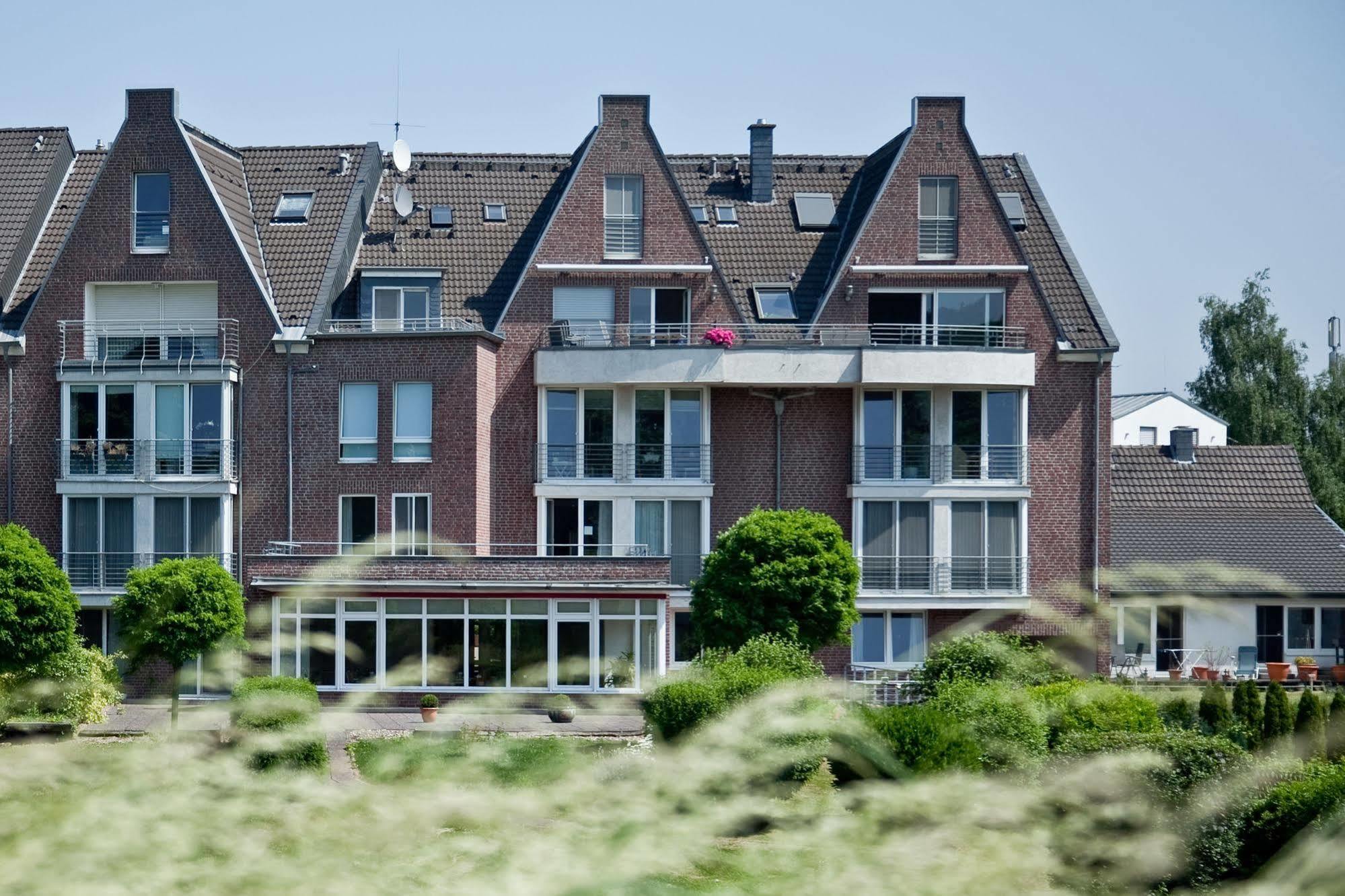 Hotel Chrisma Düsseldorf Exterior foto